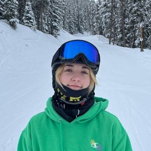 Meet your Posher, Emily